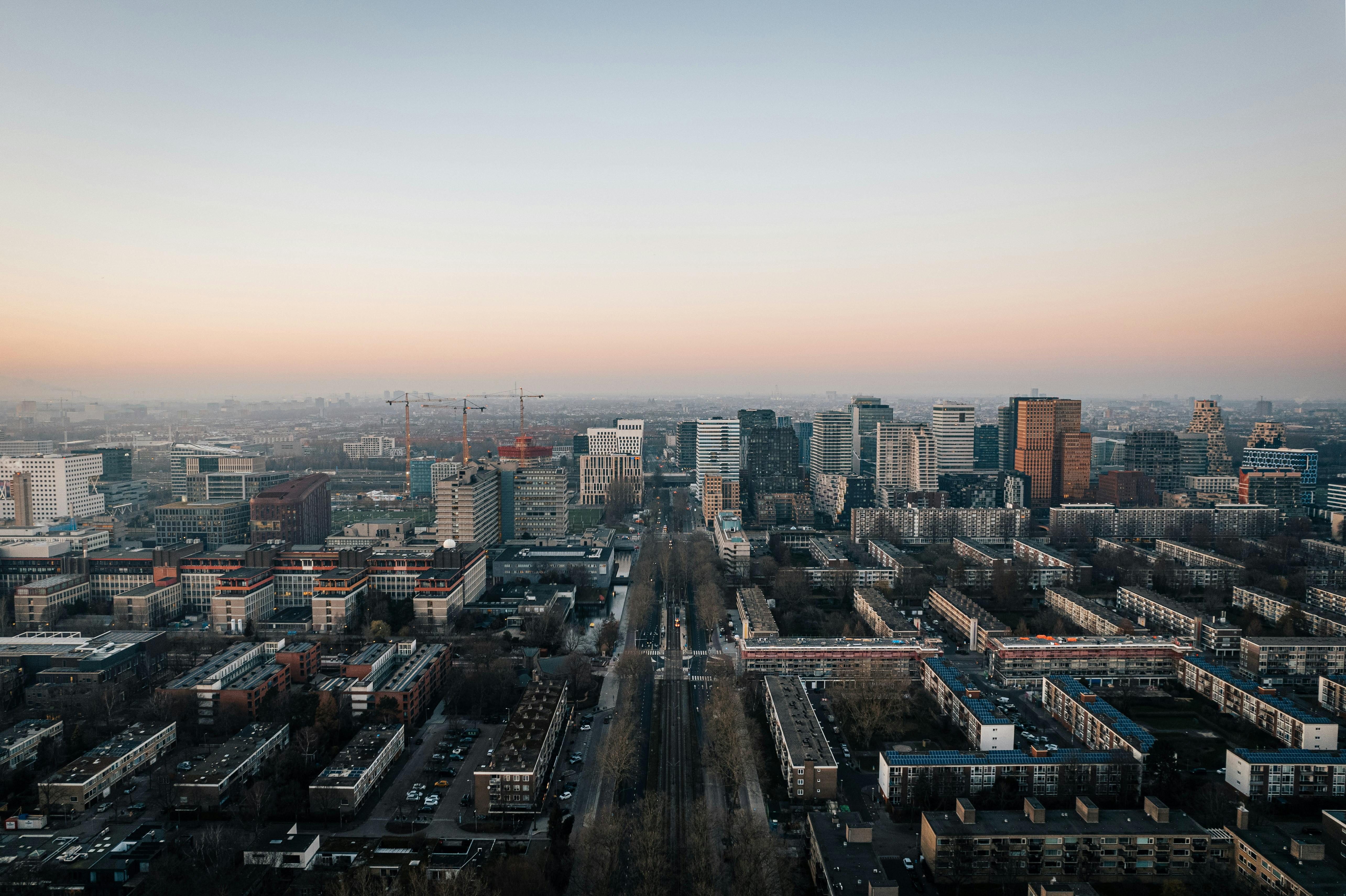 Contact lennart schulz us0synx6ecm unsplash
